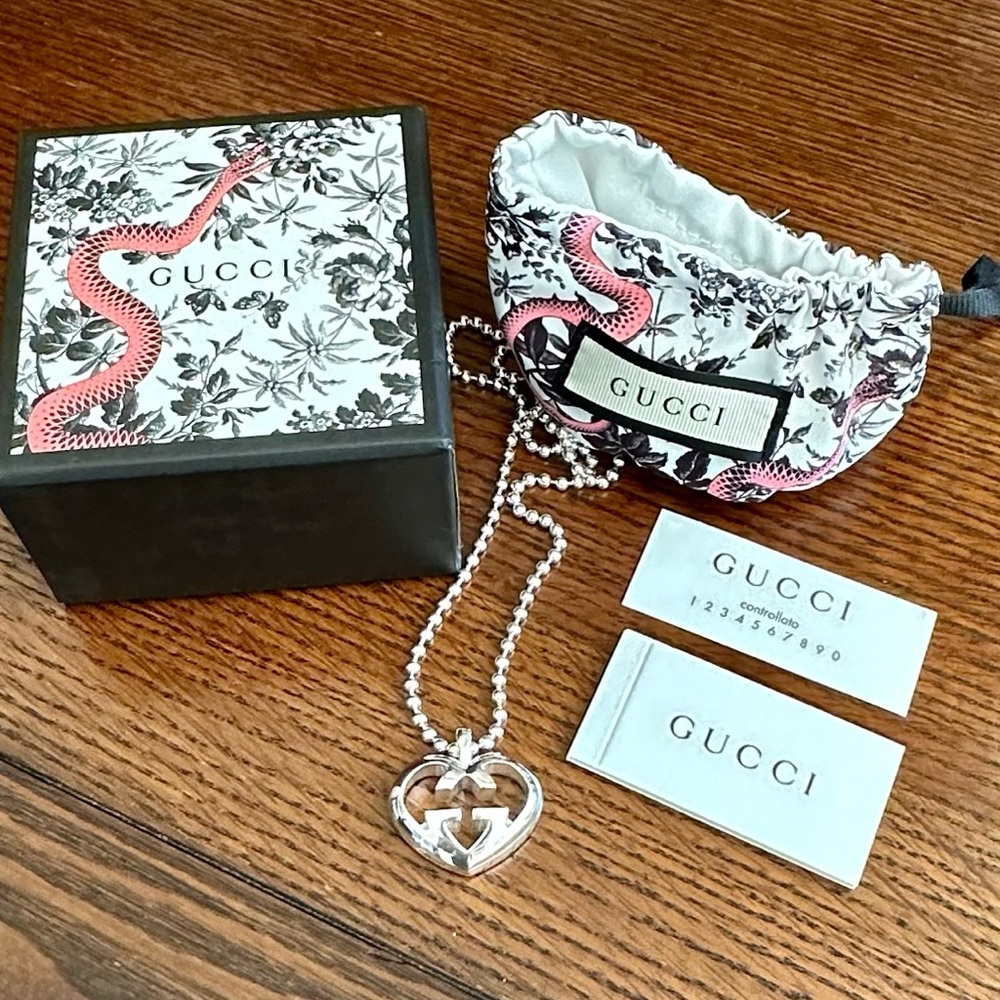 NIB ❤️ Authentic GUCCI Interlocking “GG” Necklace